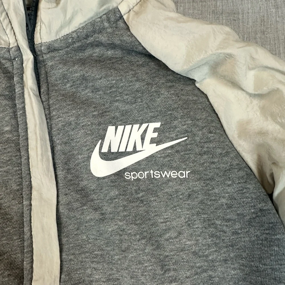 Nike Kids Hoodie with Retro Rainbow Stripes - Picture 3 of 11